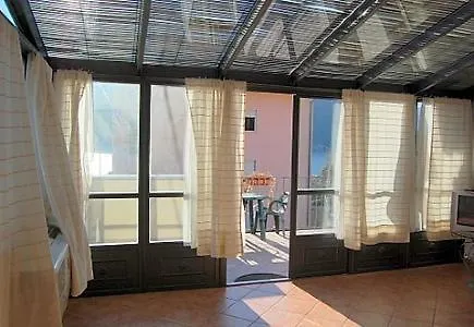 Sleeps 2 Pool Wifi Ossuccio
